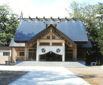 11_帯廣神社社殿