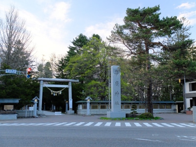 1_帯廣神社正面