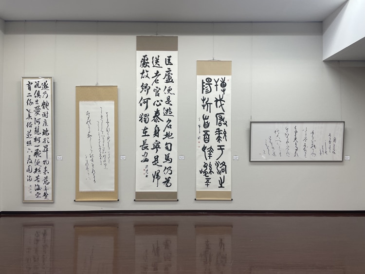 全日本書芸文化院福鶴舞う！桑原翠邦の出身地で「第2回十勝書藝展」～帯広市民ギャラリー工藤文園・高橋玉堂・松本光彗・久田房子・千葉豊翠・須藤蘭雪・髙橋玲光・永田佐和・飯澤澄佳・八木沼彩葉・令和天皇