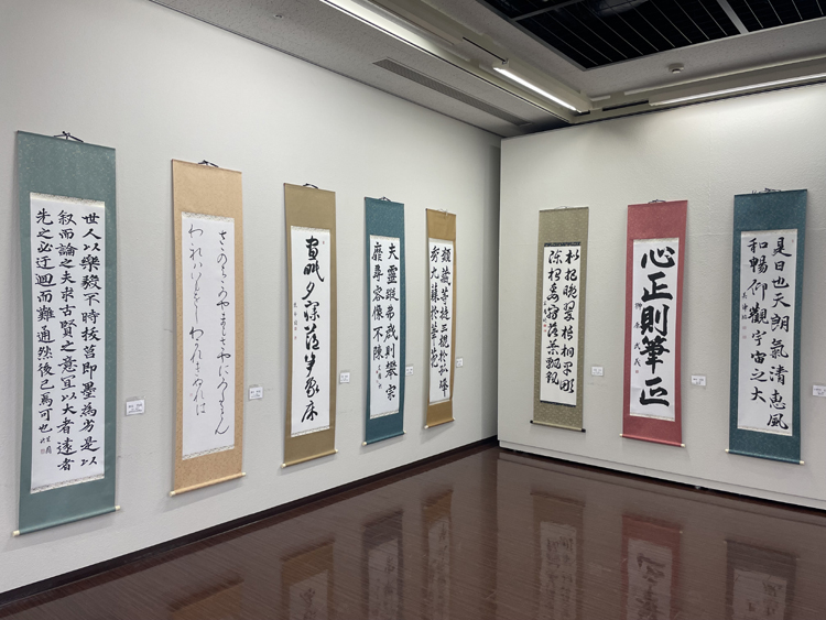 全日本書芸文化院福鶴舞う！桑原翠邦の出身地で「第2回十勝書藝展」～帯広市民ギャラリー工藤文園・高橋玉堂・松本光彗・久田房子・千葉豊翠・須藤蘭雪・髙橋玲光・永田佐和・飯澤澄佳・八木沼彩葉・令和天皇