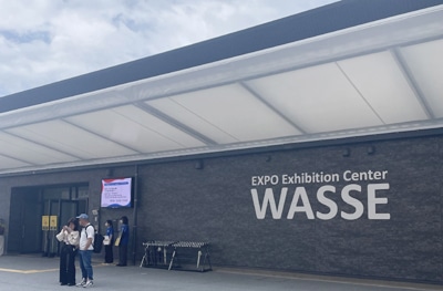 大阪・関西万博EXPO2025「未来へつなぐ日本の書~空・海・時を超えて~」大阪・EXPOメッセ「WASSE」夢洲楢崎華祥/副代表 小林幸子/運営総務 井田智佐子・北山成子・杉浦華桂日本書芸院読売新聞社