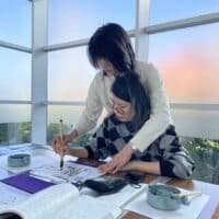 日本の書と中国の書のテクニックの違いは？第54回全書芸展ワークショップ「うちわに書こう」六本木・国立新美術館DAY1中澤良楽・佐藤翔葉